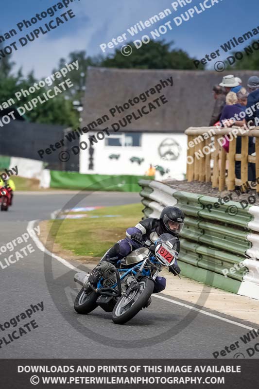Vintage motorcycle club;eventdigitalimages;mallory park;mallory park trackday photographs;no limits trackdays;peter wileman photography;trackday digital images;trackday photos;vmcc festival 1000 bikes photographs